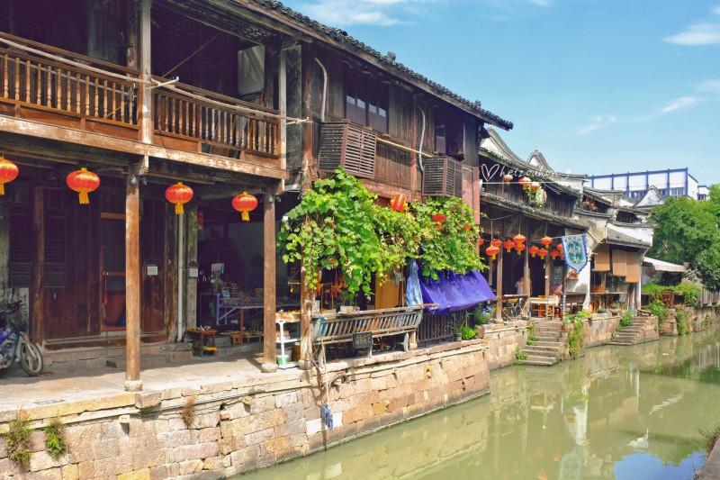 瑞风车的后减震一前一后为什么游戏画面